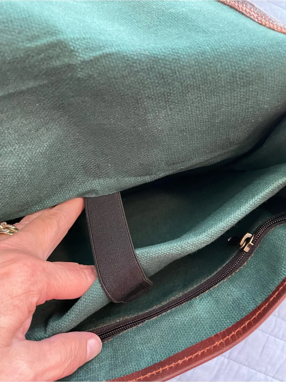 Classic Brown Leather Saddle Crossbody Bag